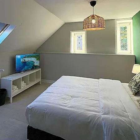 Chateau Schengen فندق موندورف ليس باينس